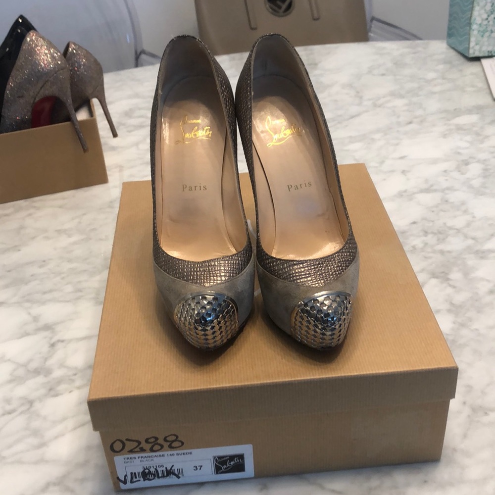 Christian Louboutin Grey 140 Pump size 37.5